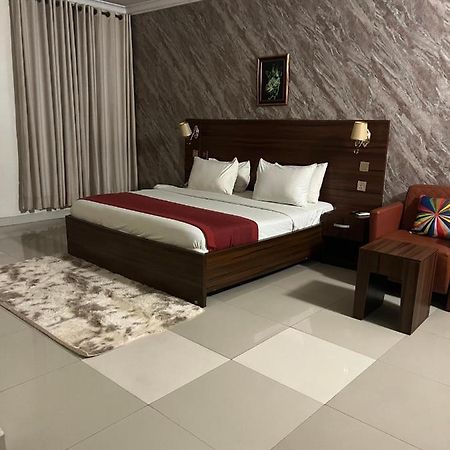 Posh Hotel And Suites Victoria Island Лагос Экстерьер фото