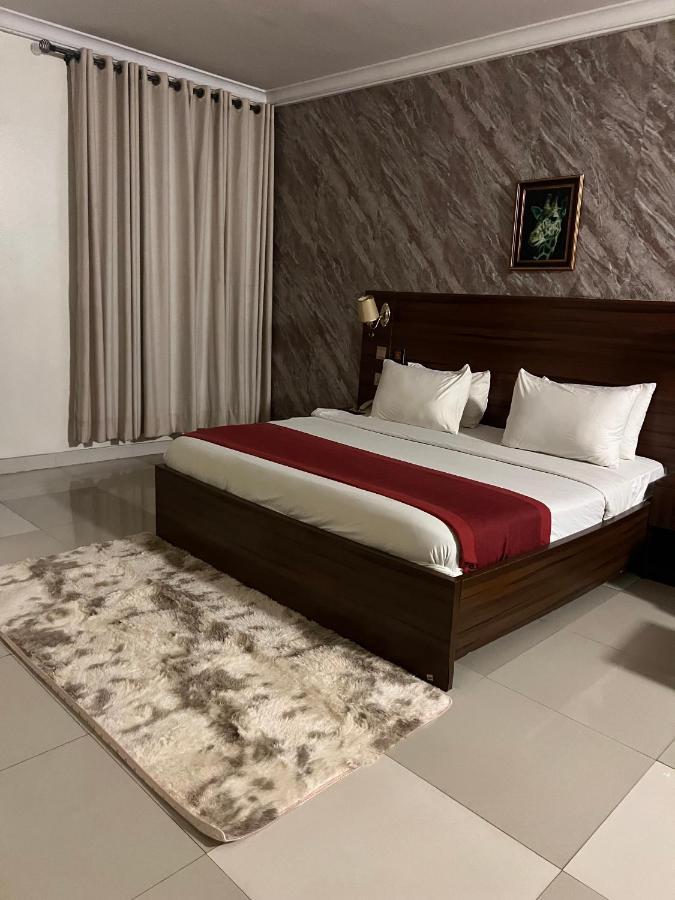 Posh Hotel And Suites Victoria Island Лагос Экстерьер фото