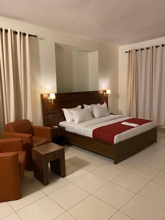 Posh Hotel And Suites Victoria Island Лагос Экстерьер фото